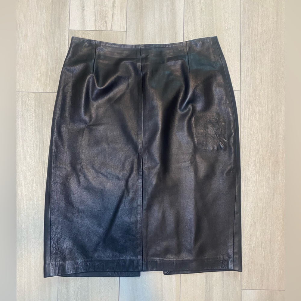 Bally black leather pencil skirt size 44 European